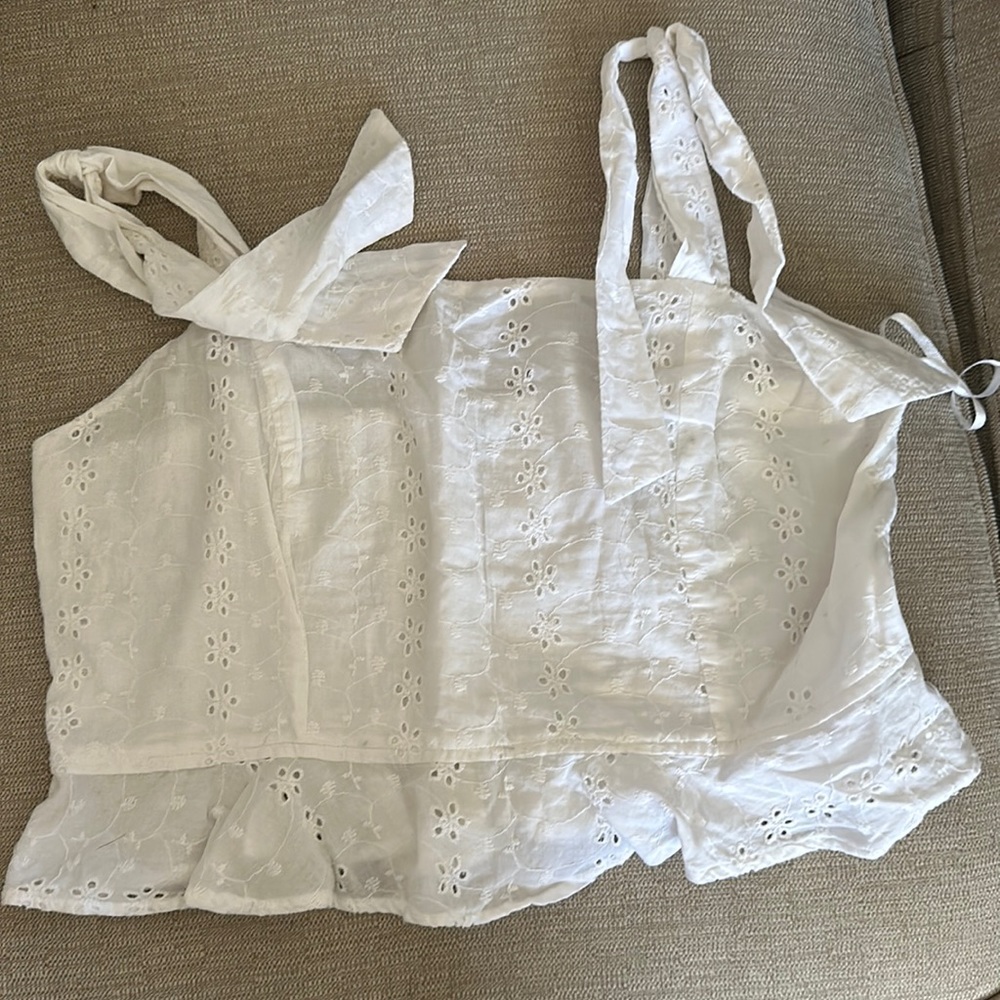 Eyelet top